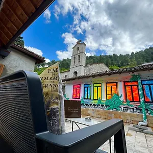 Helin's By Backpackers Hostel Berat